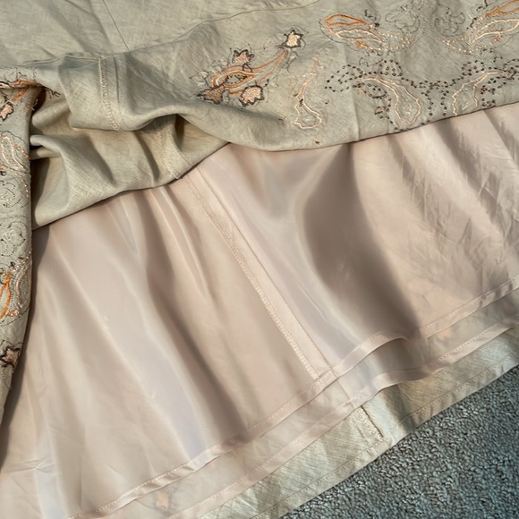 Apostrophe midi skirt linen skirt with beading and embroidery details - Picture 3 of 8